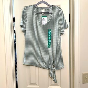 Striped knotted t-shirt
